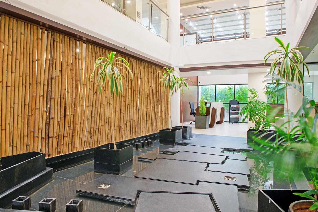 פונה Hotel Mint Montvert, Baner מראה חיצוני תמונה