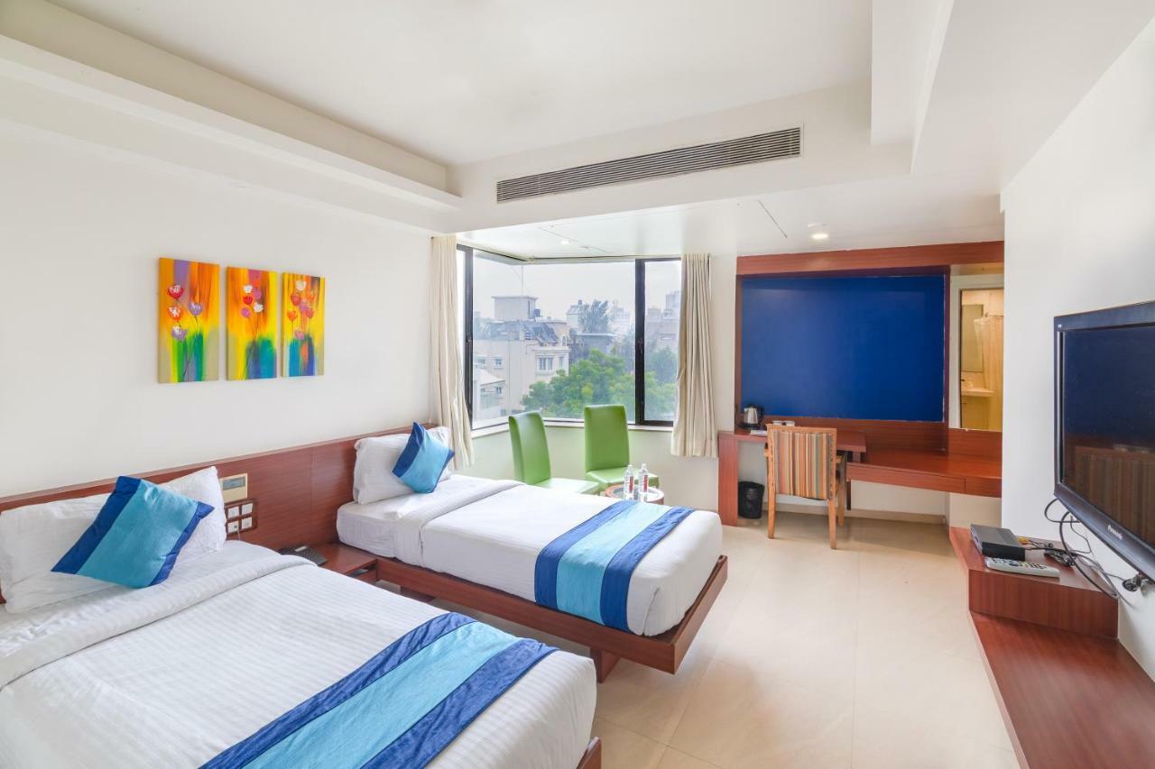 פונה Hotel Mint Montvert, Baner מראה חיצוני תמונה