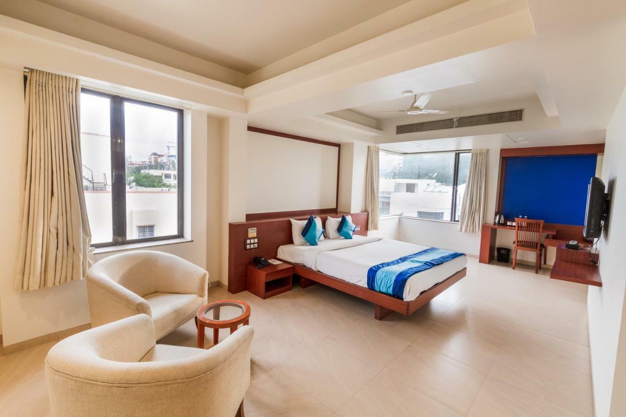 פונה Hotel Mint Montvert, Baner מראה חיצוני תמונה