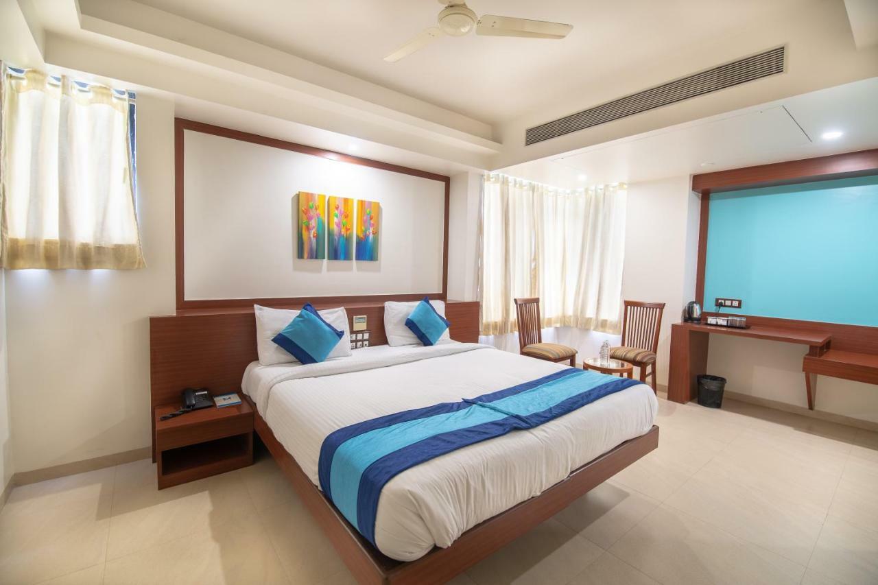 פונה Hotel Mint Montvert, Baner מראה חיצוני תמונה