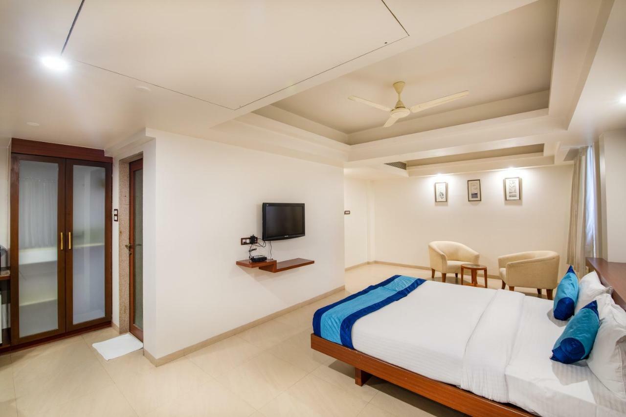 פונה Hotel Mint Montvert, Baner מראה חיצוני תמונה