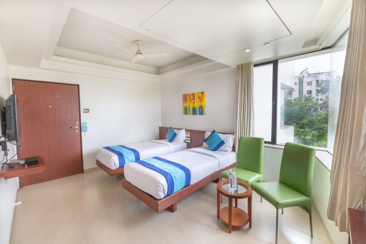 פונה Hotel Mint Montvert, Baner מראה חיצוני תמונה