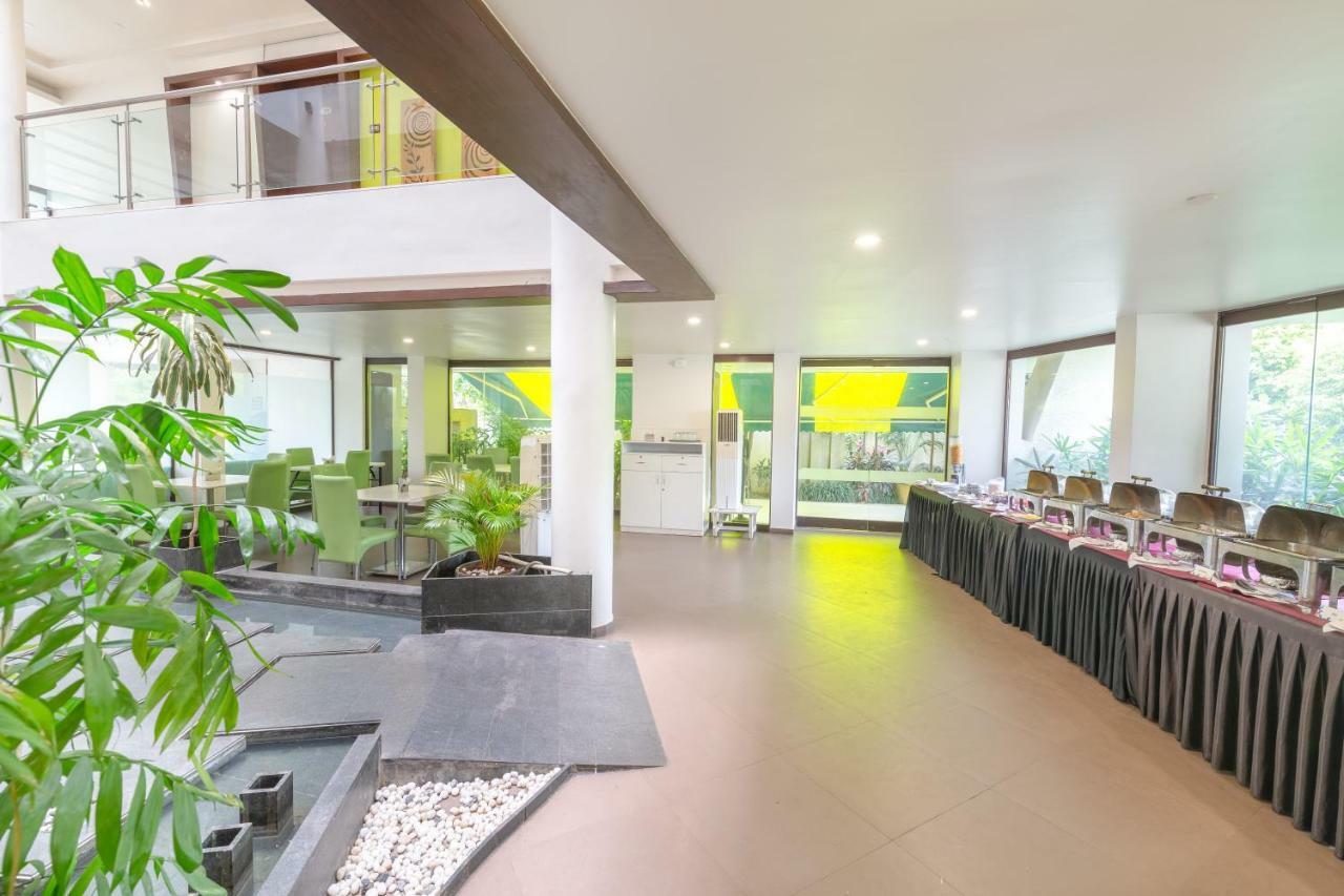 פונה Hotel Mint Montvert, Baner מראה חיצוני תמונה
