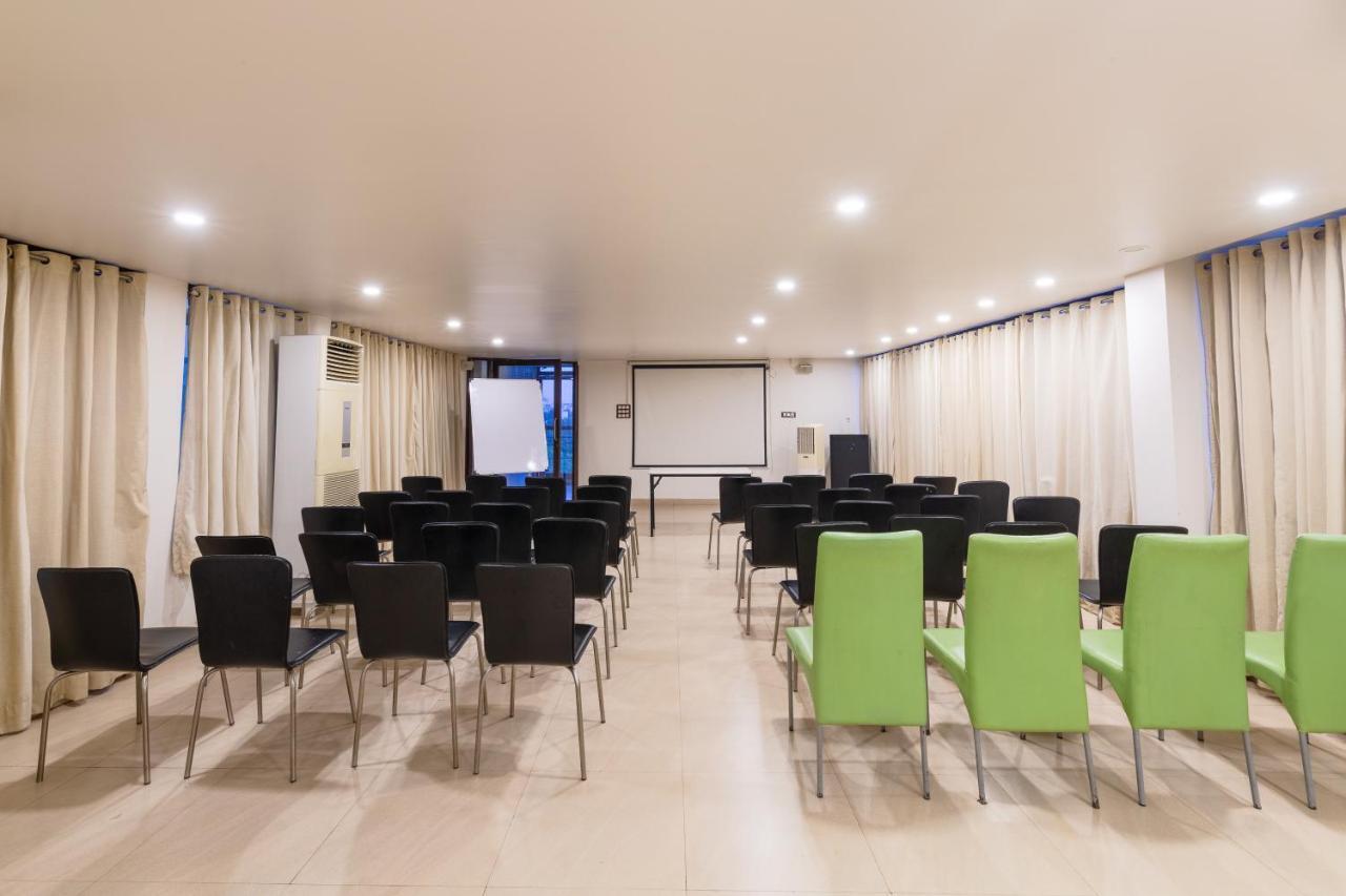 פונה Hotel Mint Montvert, Baner מראה חיצוני תמונה