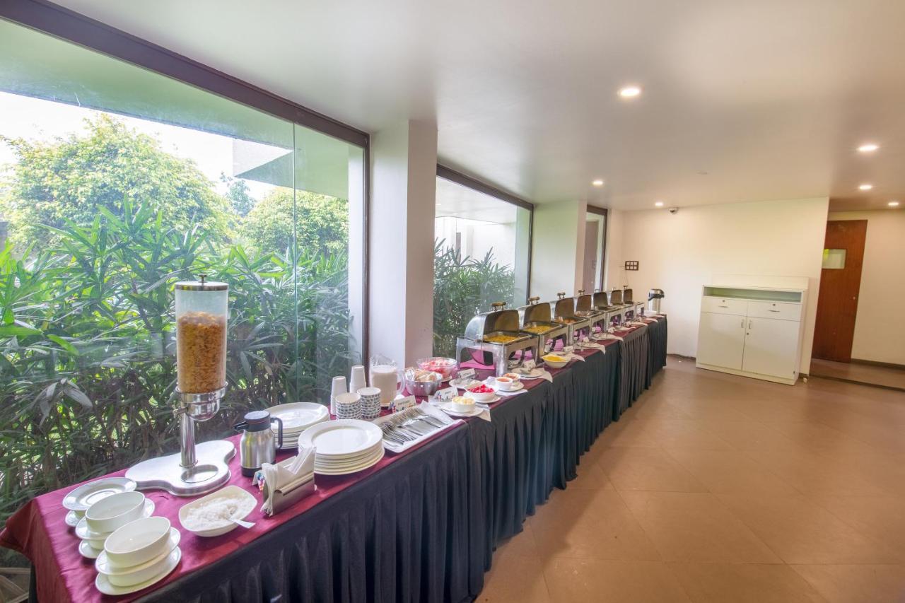 פונה Hotel Mint Montvert, Baner מראה חיצוני תמונה
